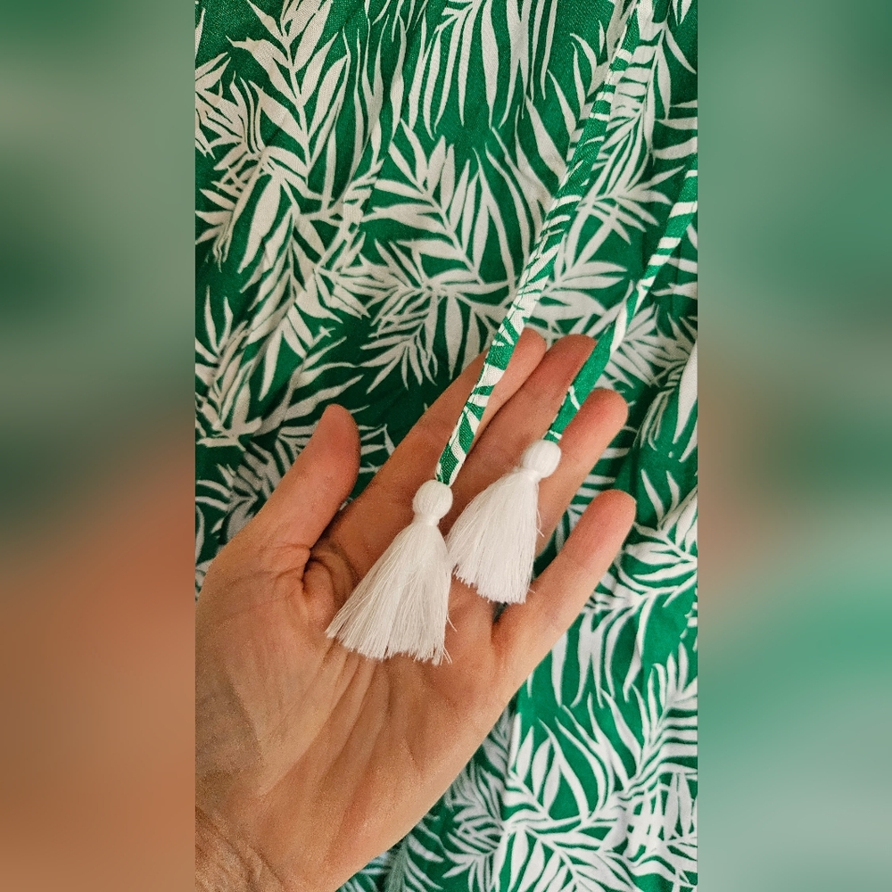Leaf Print Maxi Dress - Picture 2 of 10